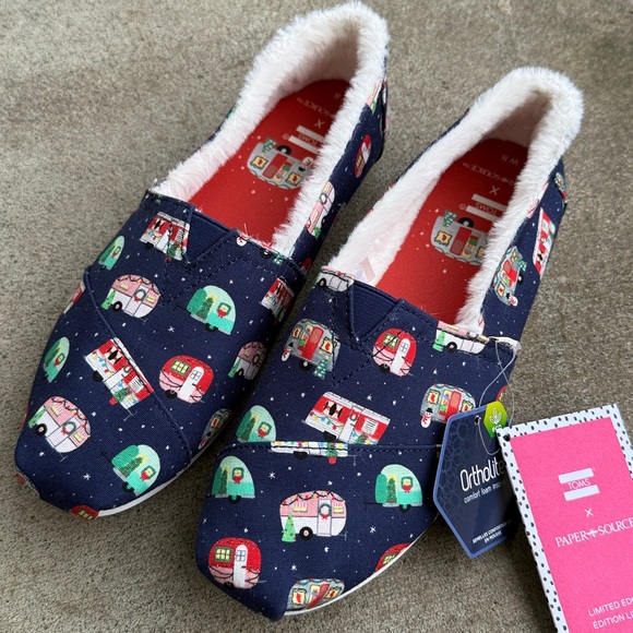 TOMS Faux Fur Lined Alpargata in Holiday Camper Print NWT Size 8 - Picture 15 of 15